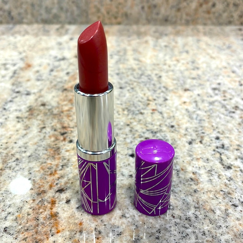 New Clinique Lipstick - Bare Pop